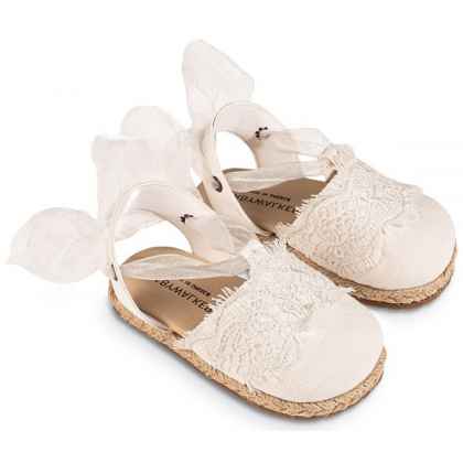 Υφασμάτινη Εσπαντρίγια με Λεπτομέρεια Δαντέλας και Δέσιμο απο Κορδέλα Οργάντζας σε Λευκό Χρώμα