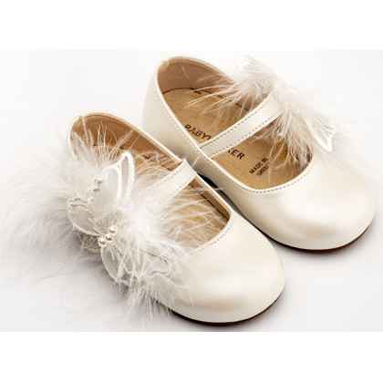 Δερμάτινο Γοβάκι Μονή Μπαρέτα με Χειροποίητο Διακοσμητικό  Πεταλούδα και Πούπουλα σε Εκρού Χρώμα